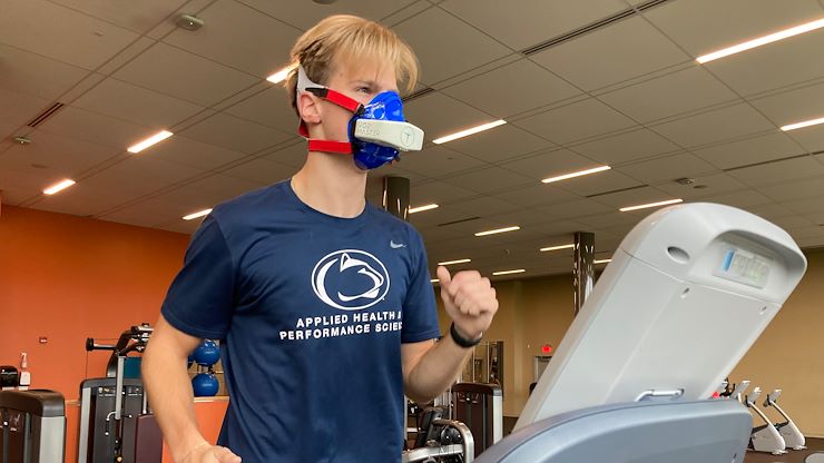 Exercise Science and Wellness students test new oxygen measuring masks