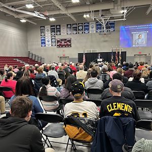 Roberto Clemente Jr. speaks to full auditorium